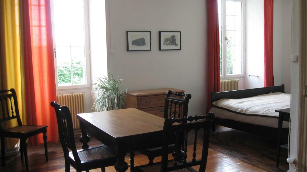 Bed and Breakfast Le Petit Bois Chateau-la-Valliere Экстерьер фото
